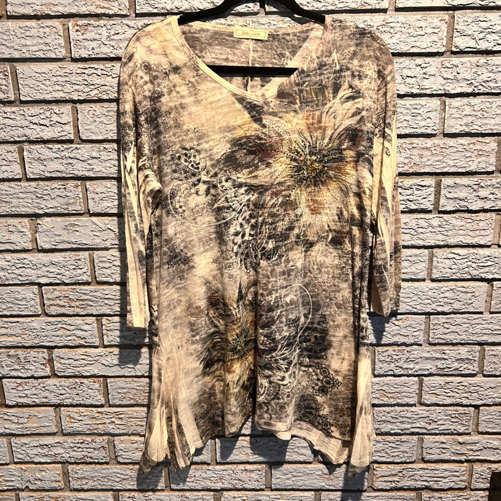 Jess & Jane Women Large Floral Paisley Burnout Rhinestone Tunic Top 47-000